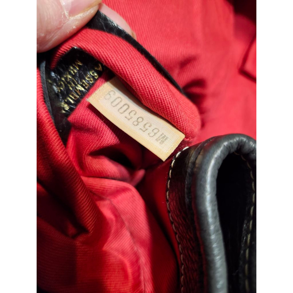Dooney & Bourke Black Leather Tote Bag - Picture 12 of 15